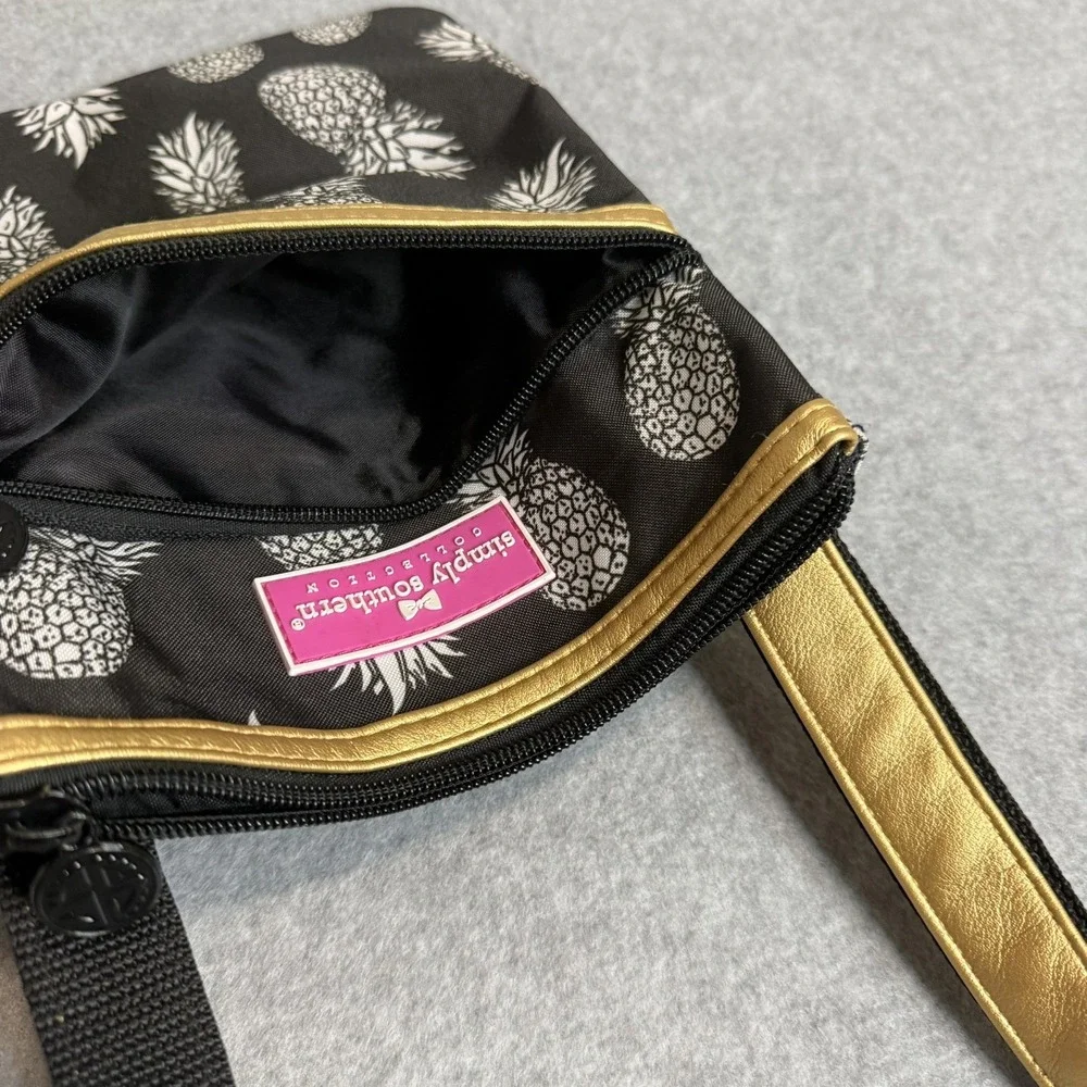 Simply Southern Crossbody Bag Purse Black & Gold Pineapples NWOT